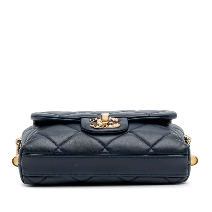 Chanel Mini Quilted Lambskin Crush on Chains Flap Blue Leather Good condition - Inside View
