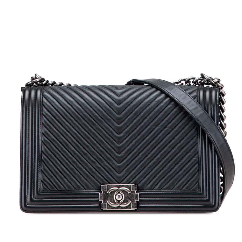 Chanel Medium Chevron Wrinkled Lambskin Boy Flap Black Leather Good condition - Front View
