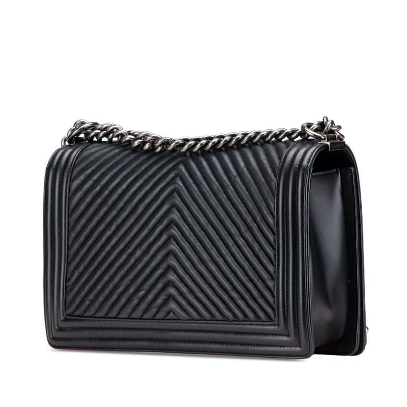 Chanel Medium Chevron Wrinkled Lambskin Boy Flap Black Leather Good condition - Back View