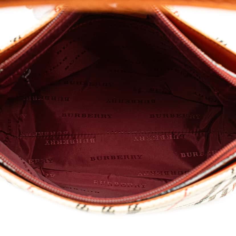 Burberry House Check Tweed Shoulder Bag Brown Tweed Good condition - Model View