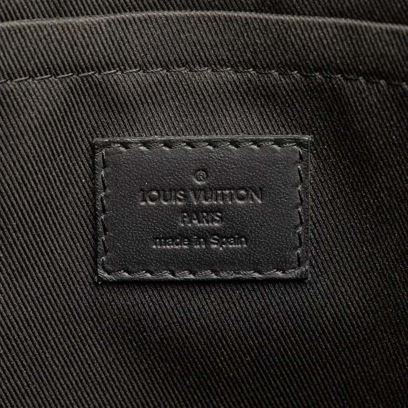 Louis Vuitton Monogram Shadow Discovery Pochette Black Leather Good condition - Box View