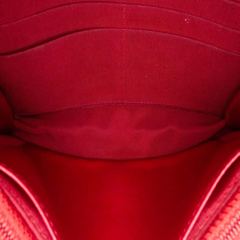 Chanel Paris Dallas CC Patent Goatskin Wallet on Chain Red Leather Good condition - Model View