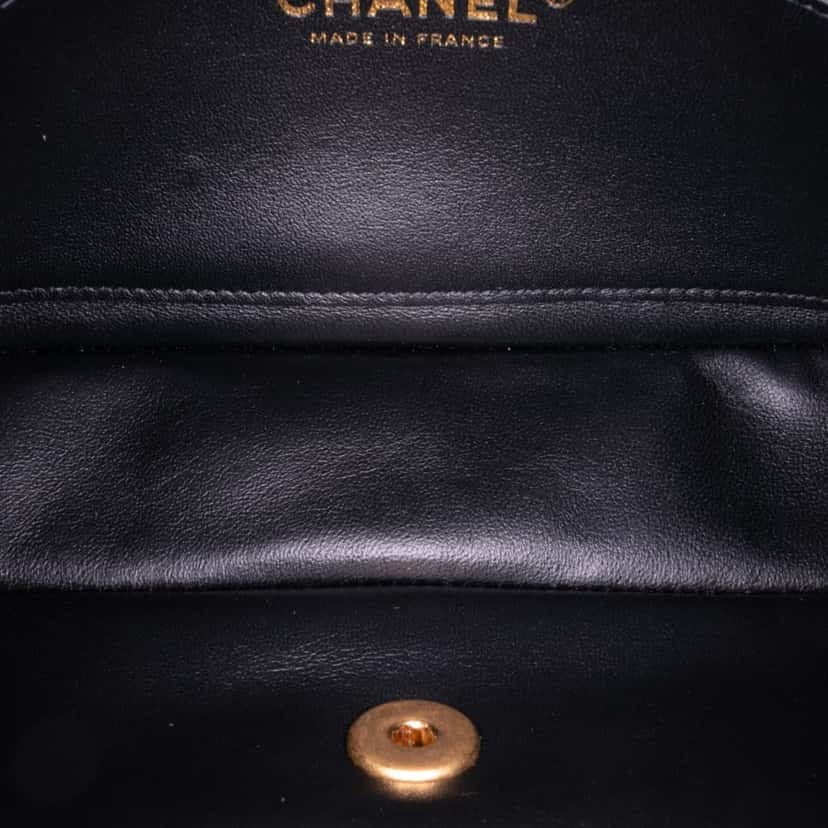 Chanel Small Tweed Pearl Cosmos Flap Black Tweed Good condition - Model View