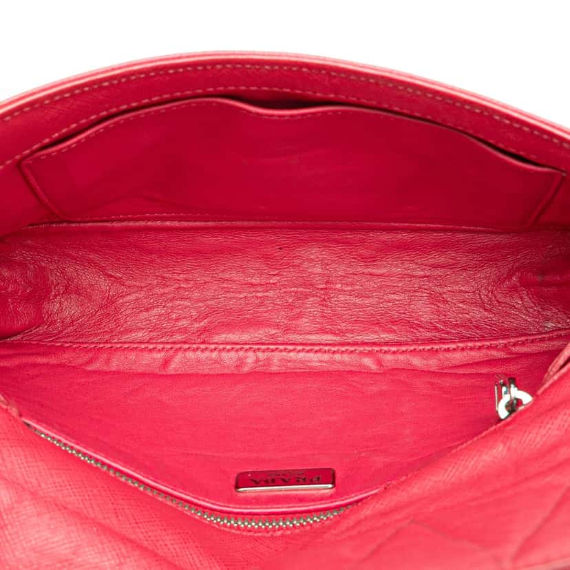 Prada Saffiano Sound Lock Crossbody Pink Leather Good condition - Model View