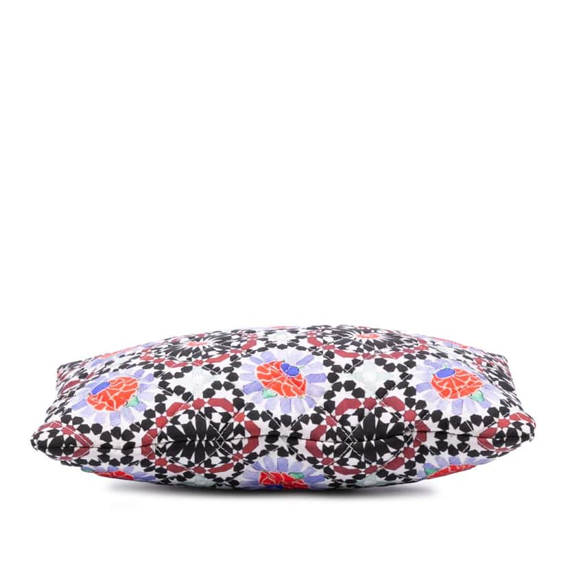 Chanel Paris Dubai Medium Printed Canvas Cosmetic Case White Canvas Good condition - Inside View