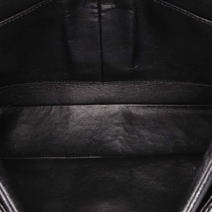 Chanel Medium Classic Caviar Double Flap Black Leather Good condition - Model View