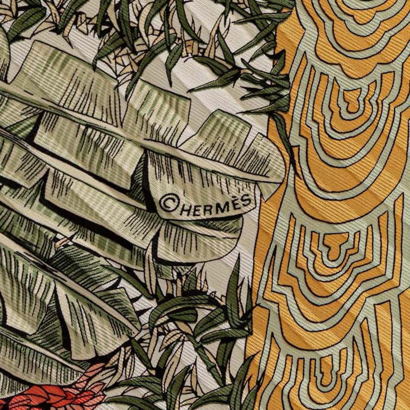 Hermès Les Legendes de L Arbre Pleated Silk Scarf Green Silk Good condition - Model View
