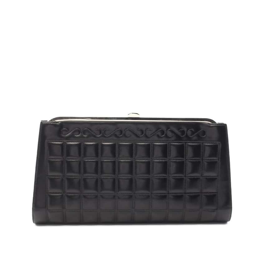 Chanel CC Choco Bar Quilted Lambskin Crystal Frame Clutch Black Leather Good condition - Front View
