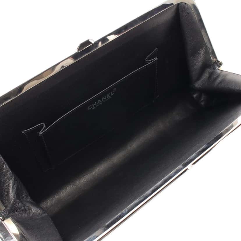 Chanel CC Choco Bar Quilted Lambskin Crystal Frame Clutch Black Leather Good condition - Model View