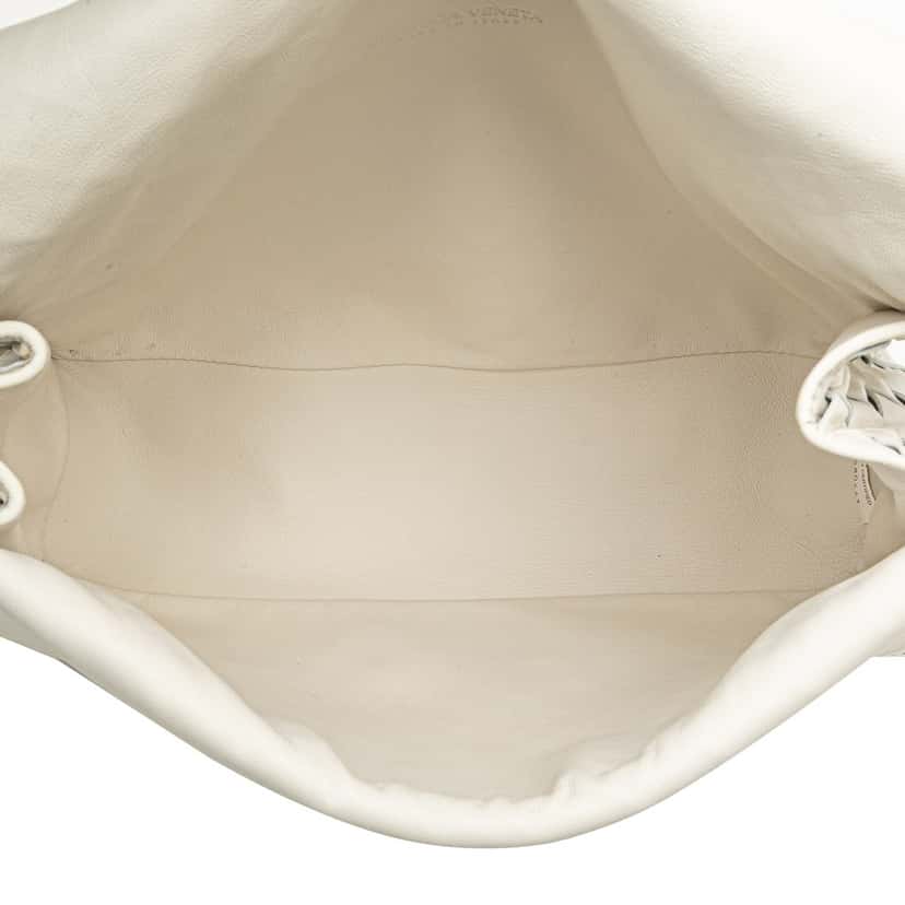 Bottega Veneta Intrecciato Fold Crossbody White Leather Good condition - Model View
