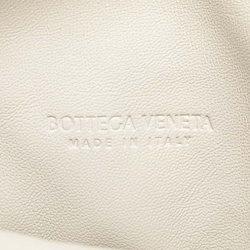 Bottega Veneta Intrecciato Fold Crossbody White Leather Good condition - Box View