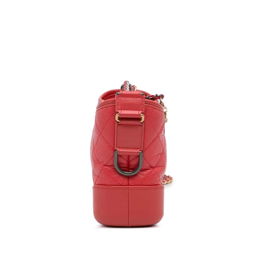 Chanel Small Chevron Lambskin Gabrielle Crossbody Red Leather Good condition - Model View