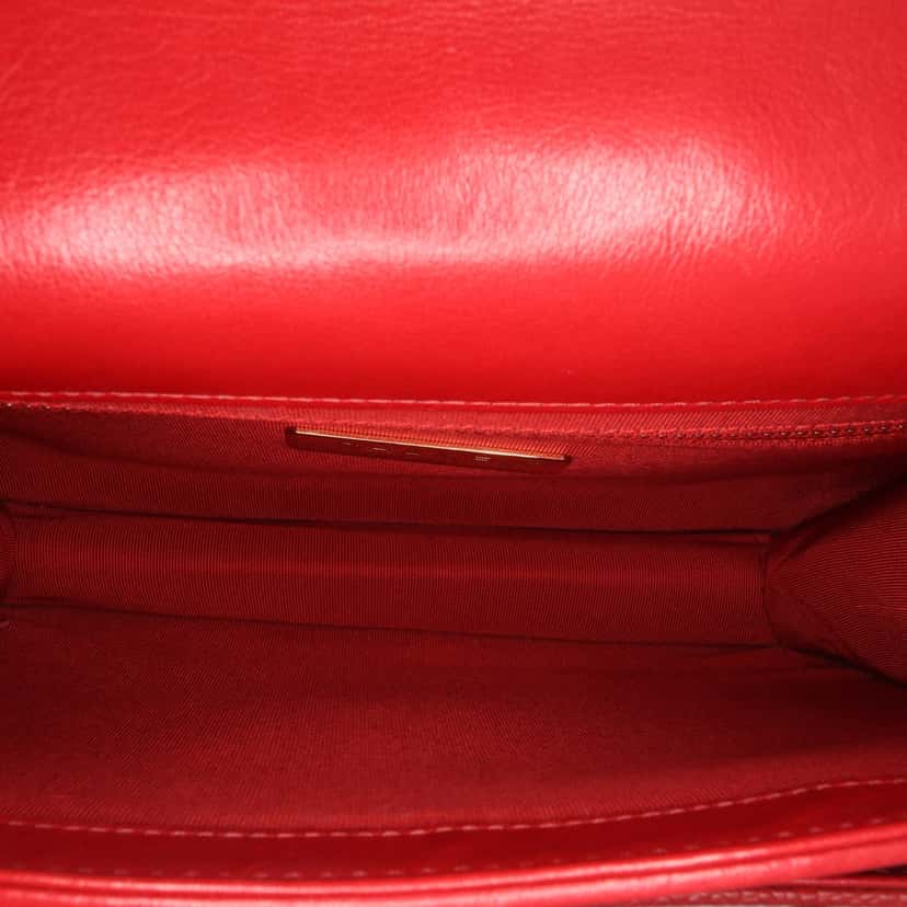 Chanel Small Quilted Calfskin and Caviar Chain Handle Flap Red Leather Good condition - Model View