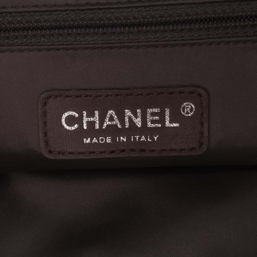 Chanel Perforated Crackled Metallic Calfskin Drill Tote Gold Leather Very good condition - Box View