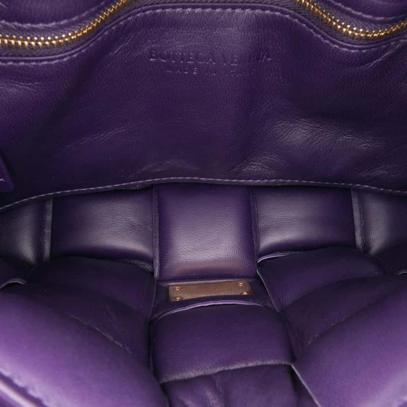 Bottega Veneta Textured Deerskin Intrecciato Padded Cassette Crossbody Purple Leather Good condition - Model View