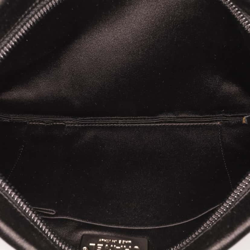 Chanel Satin Diamante Camellia Clutch with Chain Black Satin Good condition - Model View