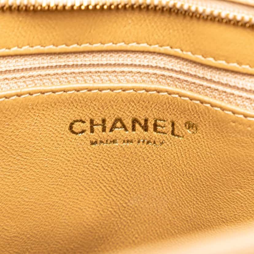 Chanel Caviar Medallion Tote Brown Leather Good condition - Box View