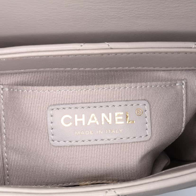 Chanel CC Quilted Lambskin Rounded Flap Grey Leather Very good condition - Box View
