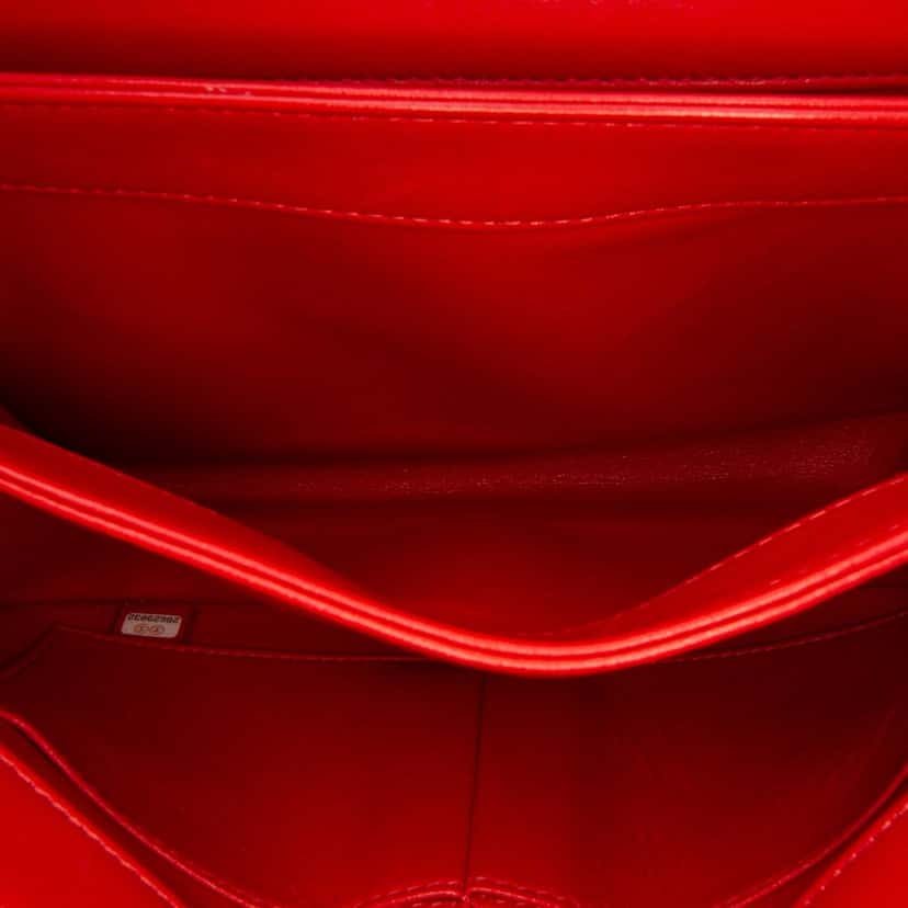 Chanel Small Chevron Lambskin Trendy CC Flap Red Leather Good condition - Model View