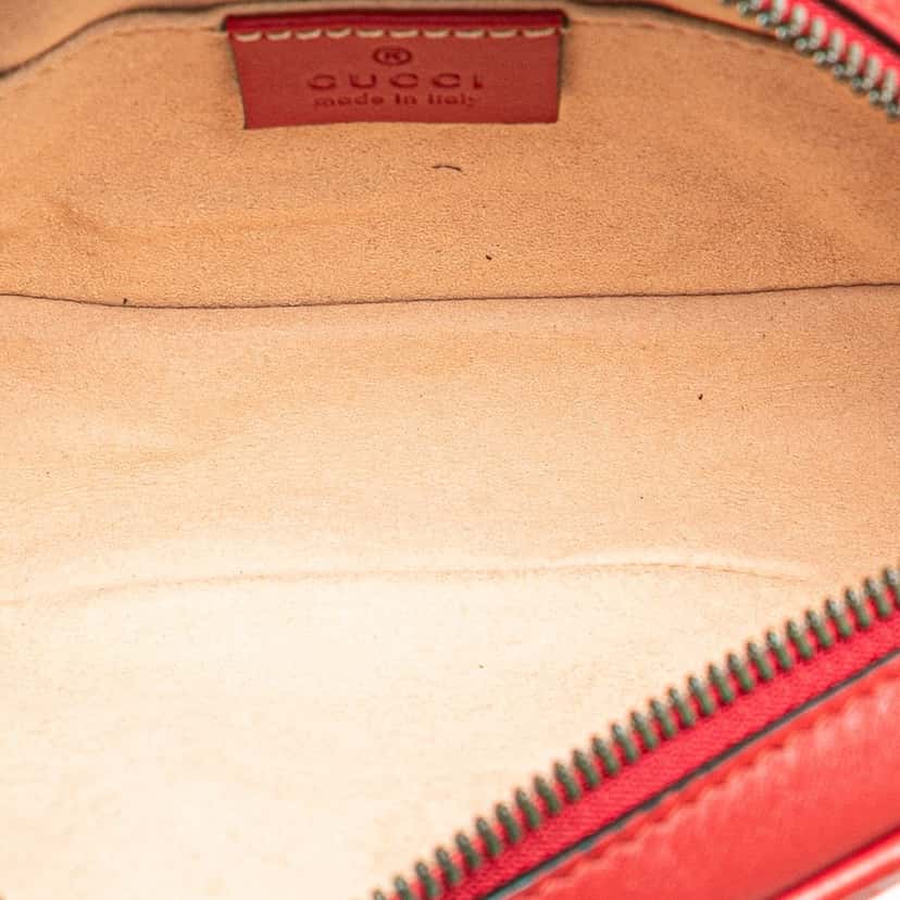 Gucci GG Marmont Matelasse Leather Belt Bag Red Leather Good condition - Model View