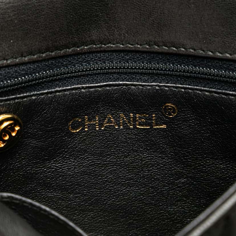 Chanel CC Chevron Lambskin Flap Black Leather Good condition - Box View