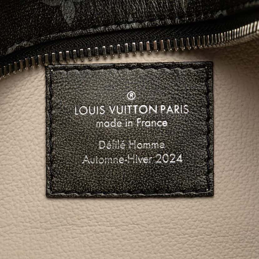 Louis Vuitton Brushed Monogram Leather Locker Dopp Kit Clutch Black Leather Good condition - Box View