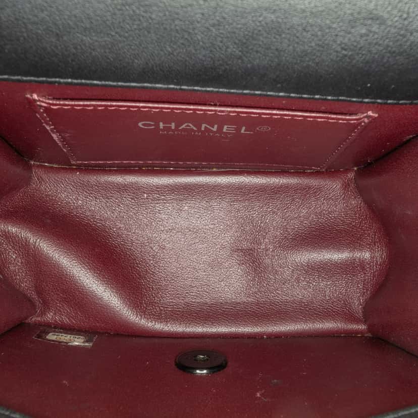 Chanel Mini Calfskin Propeller Flap Black Leather Very good condition - Model View