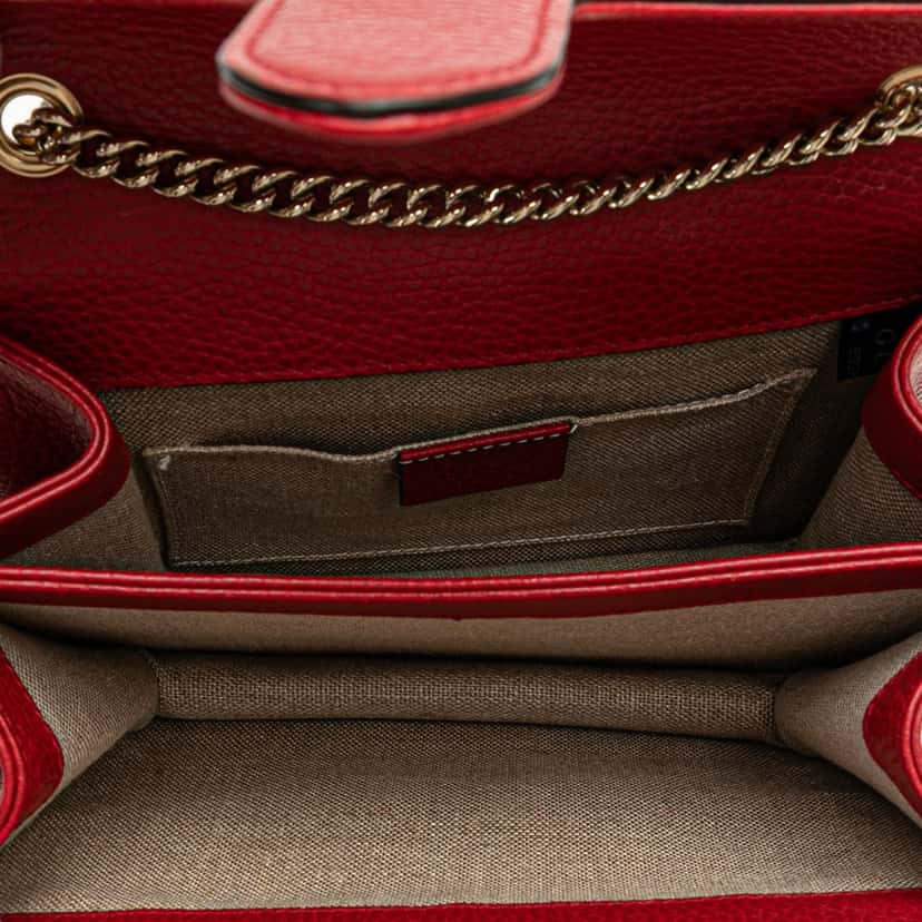 Gucci Small Dollar Calfskin Interlocking G Crossbody Red Leather Good condition - Model View