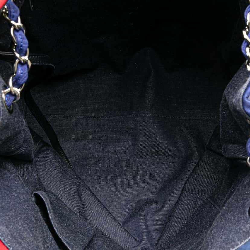 Chanel Paris Venice CC Canvas Mariniere Chain Tote Blue Canvas Good condition - Model View