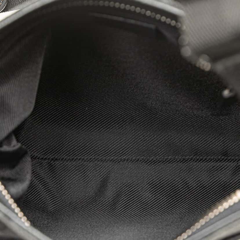Gucci GG Canvas Crossbody Black Canvas Good condition - Model View
