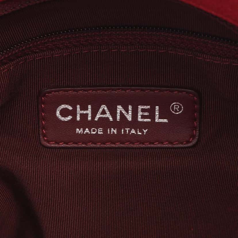 Chanel Quilted Caviar French Riviera Hobo Red Leather Good condition - Model View