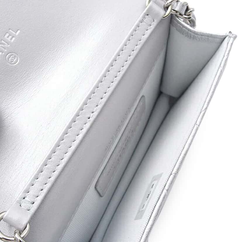 Chanel Metallic Lambskin Crystal Star Chain Belt Bag Silver Leather Good condition - Model View