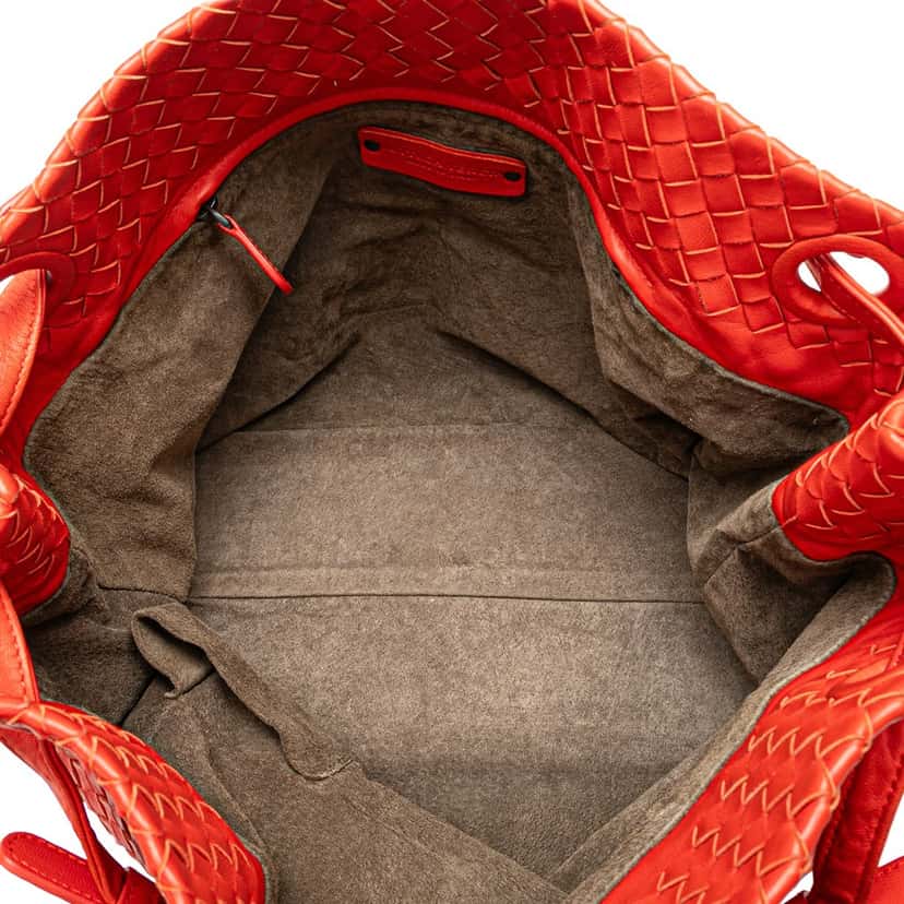 Bottega Veneta Medium Nappa Intrecciato Garda Tote Red Leather Good condition - Model View
