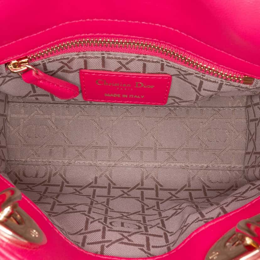 Dior Mini Lambskin Cannage Lady Dior Pink Leather Good condition - Model View