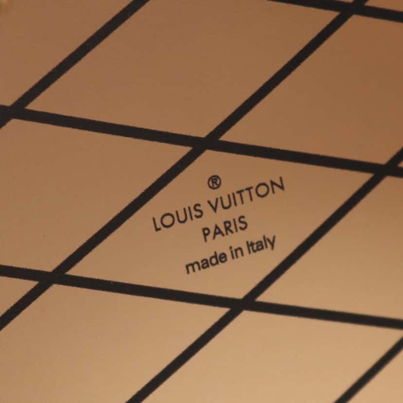 Louis Vuitton Vernis Mini Boite Chapeau Souple Black Leather Good condition - Model View