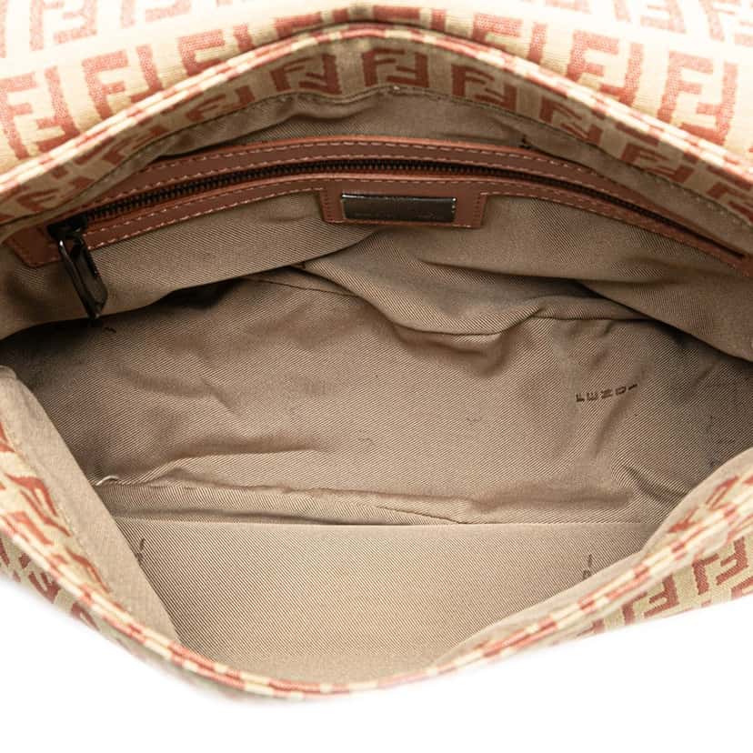Fendi Zucchino Canvas Crossbody Brown Canvas Good condition - Model View
