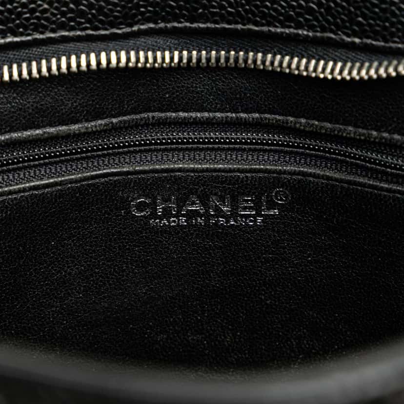 Chanel Caviar Medallion Tote Black Leather Good condition - Box View