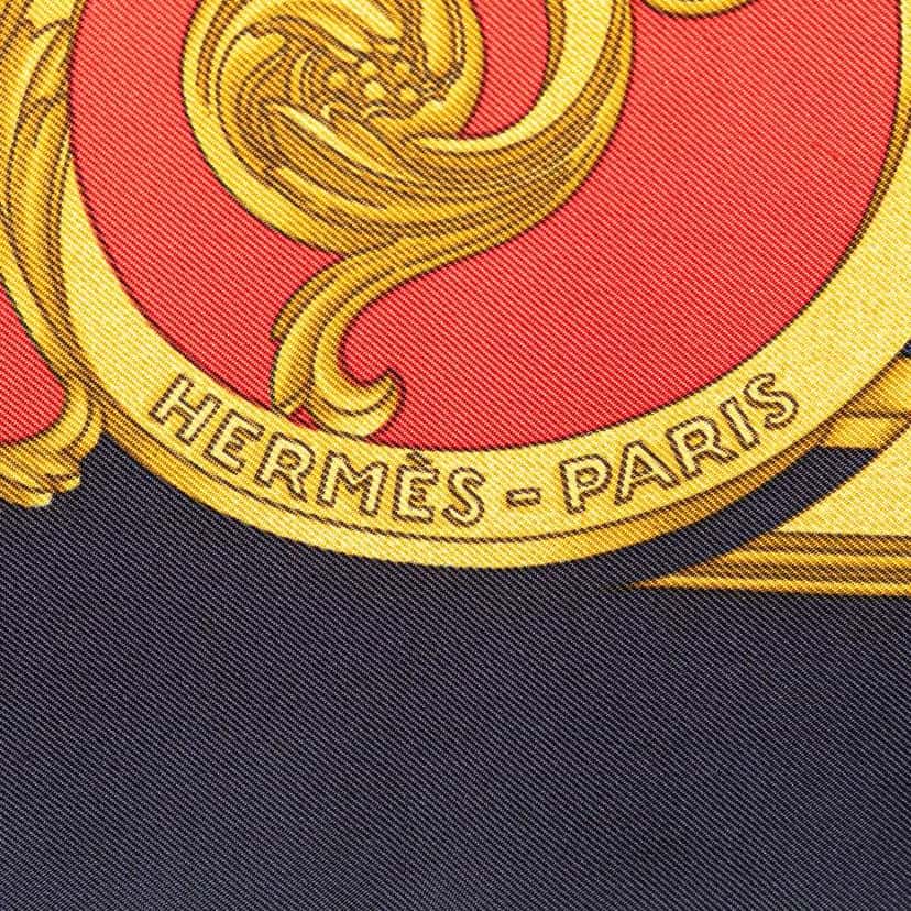 Hermès Les Tuileries Silk Scarf Gold Silk Very good condition - Model View