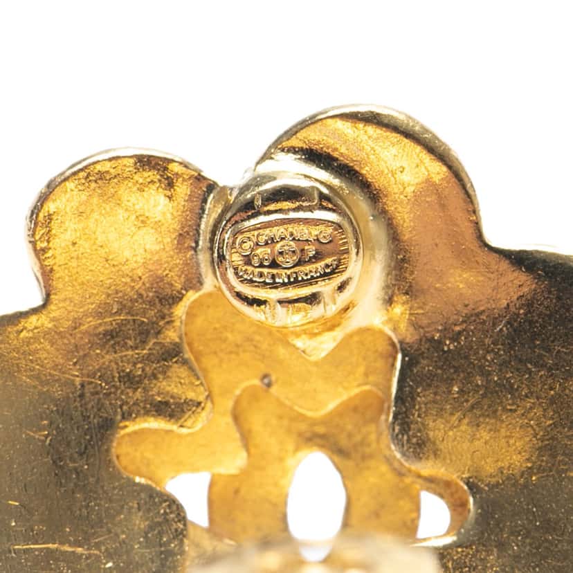 Chanel Gold Plated CC Flower Clip On Earrings Gold Metal Good condition - Inside View