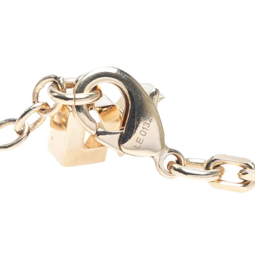 Louis Vuitton Gold Plated Resin Crystal Float Your Boat Pendant Necklace Gold Metal Good condition - Model View