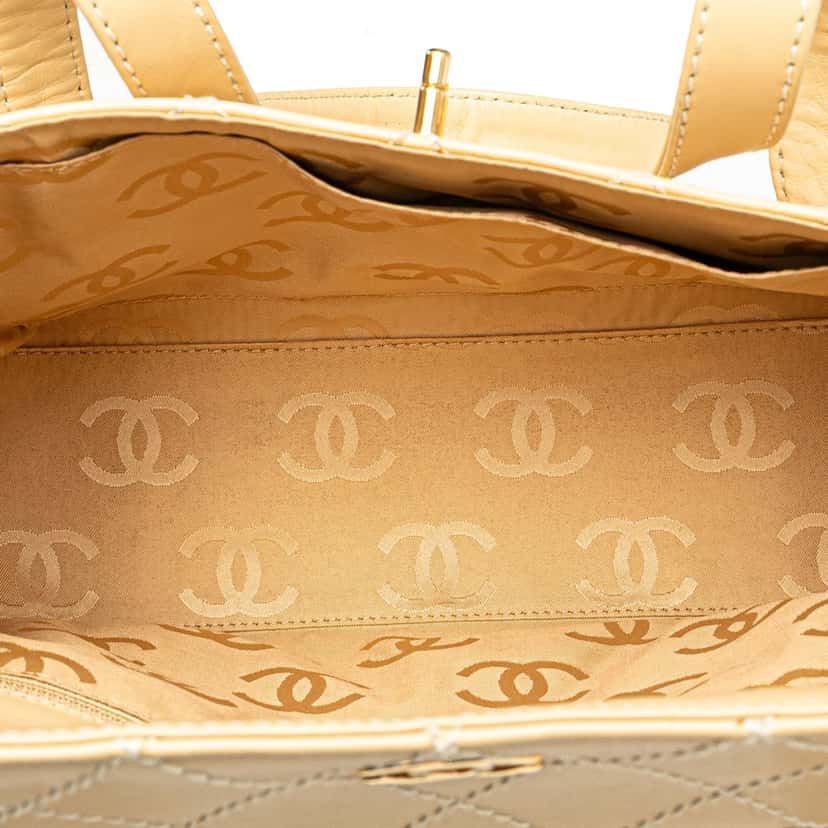 Chanel CC Calfskin Wild Stitch Flap Shoulder Bag Brown Leather Good condition - Model View