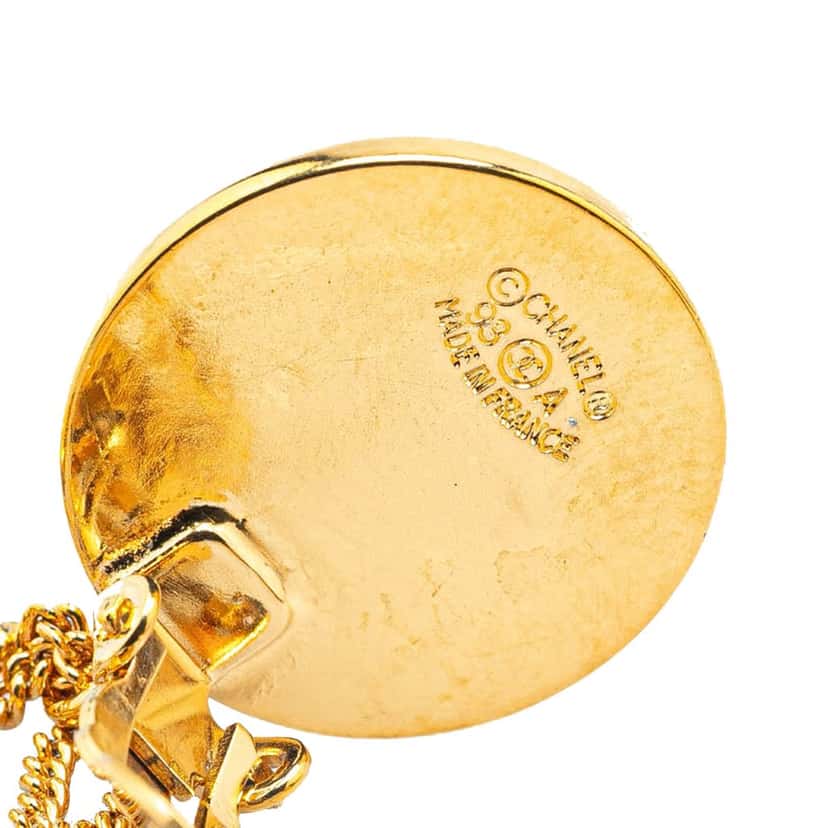 Chanel CC Gold Plated Flap Bag Drop Clip On Earrings Gold Metal Good condition - Model View