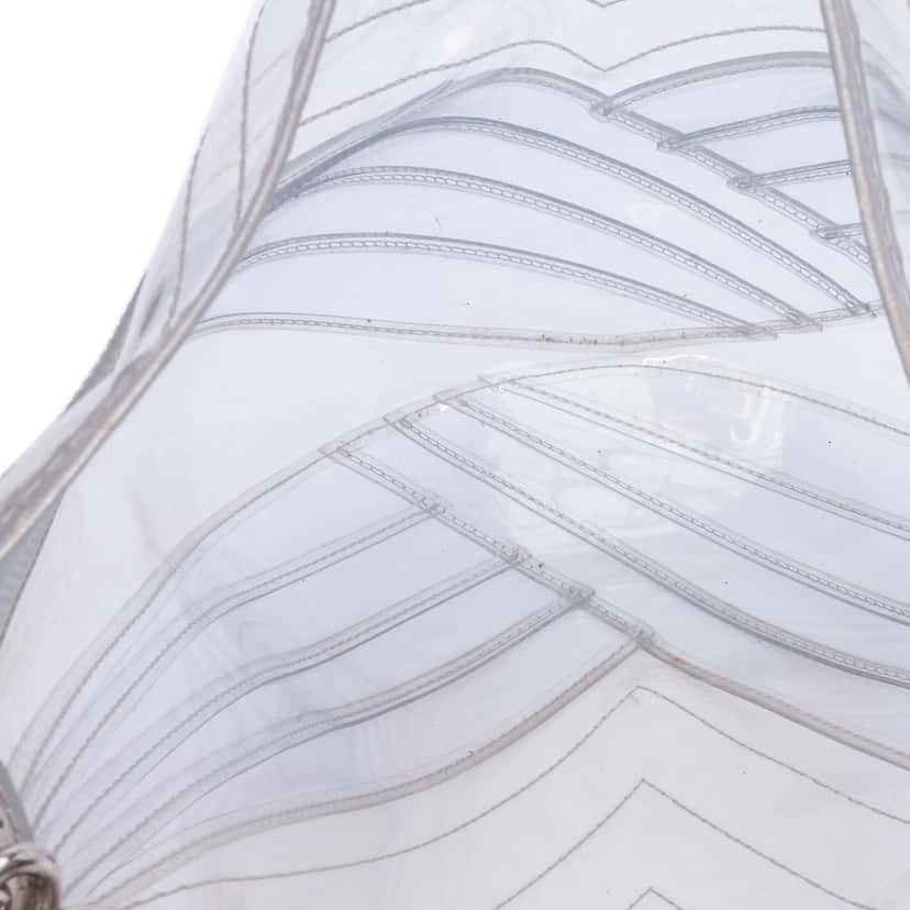 Chanel CC PVC Droplet Hobo White Good condition - Model View