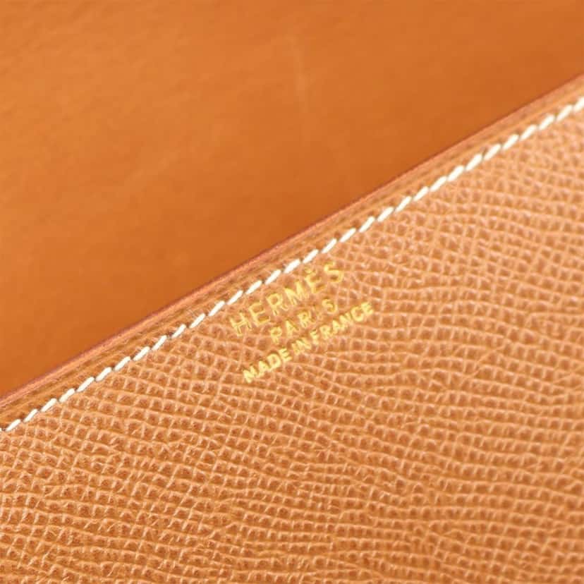 Hermès Courchevel Medor Crossbody Brown Leather Good condition - Model View