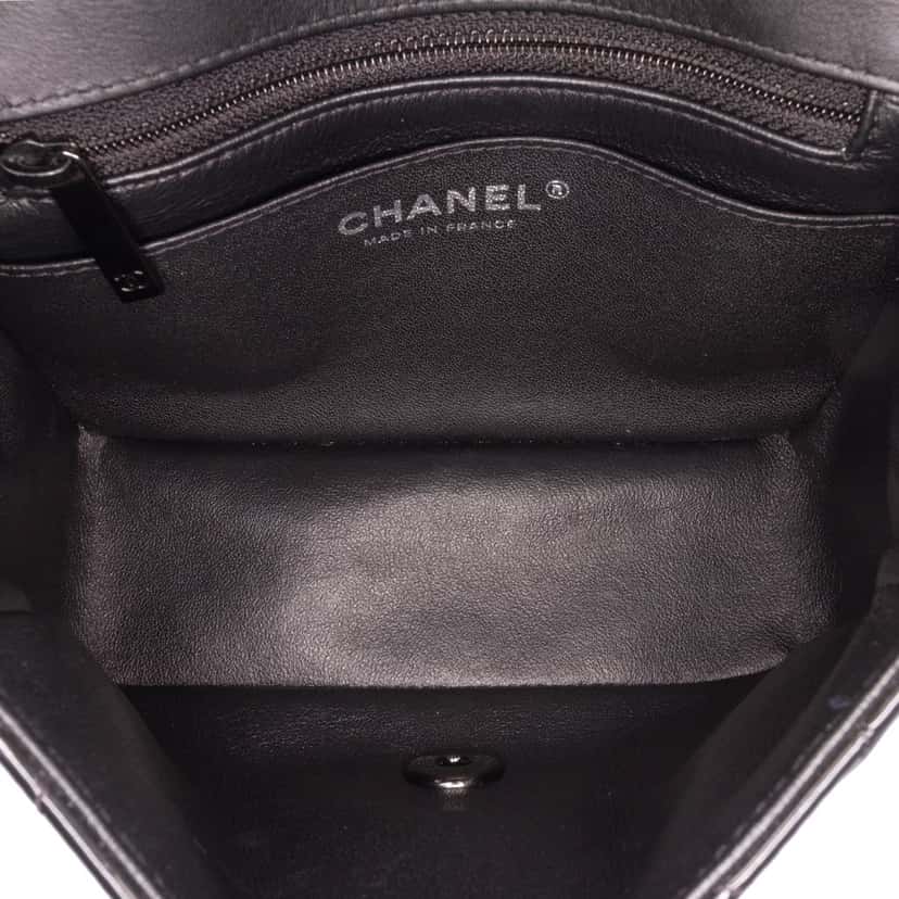 Chanel Mini Square Classic Patent So Black Single Flap Black Leather Good condition - Model View