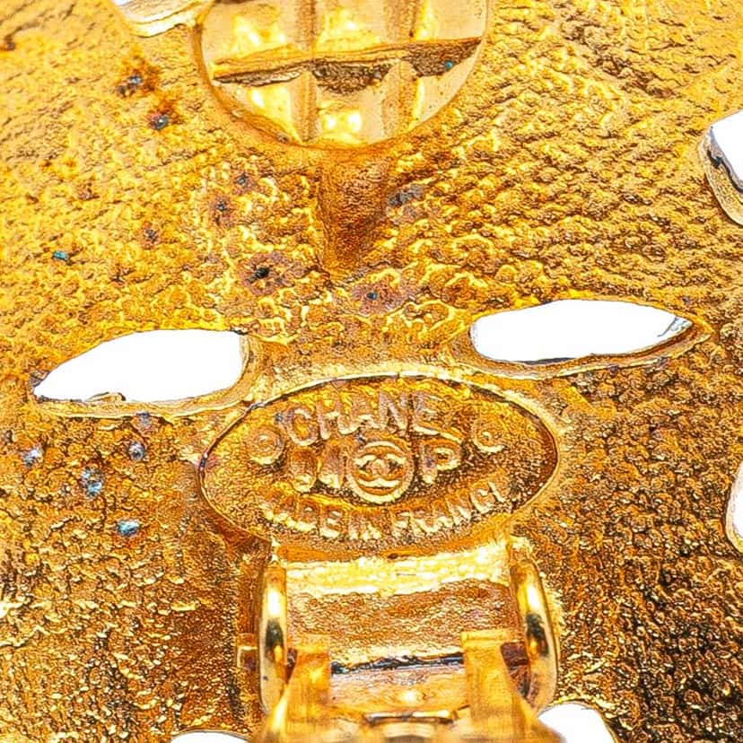 Chanel Gold Plated CC Floral Clip On Earrings Gold Metal Good condition - Inside View