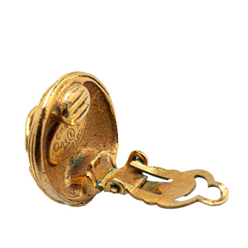 Chanel Gold Plated CC Round Clip On Earrings Gold Metal Good condition - Model View