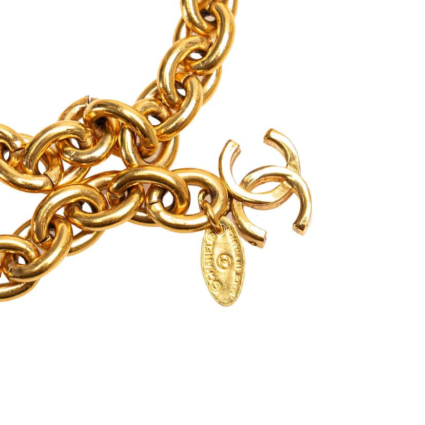 Chanel Gold Plated Quilted CC Triple Chain Belt Gold Metal Good condition - Model View