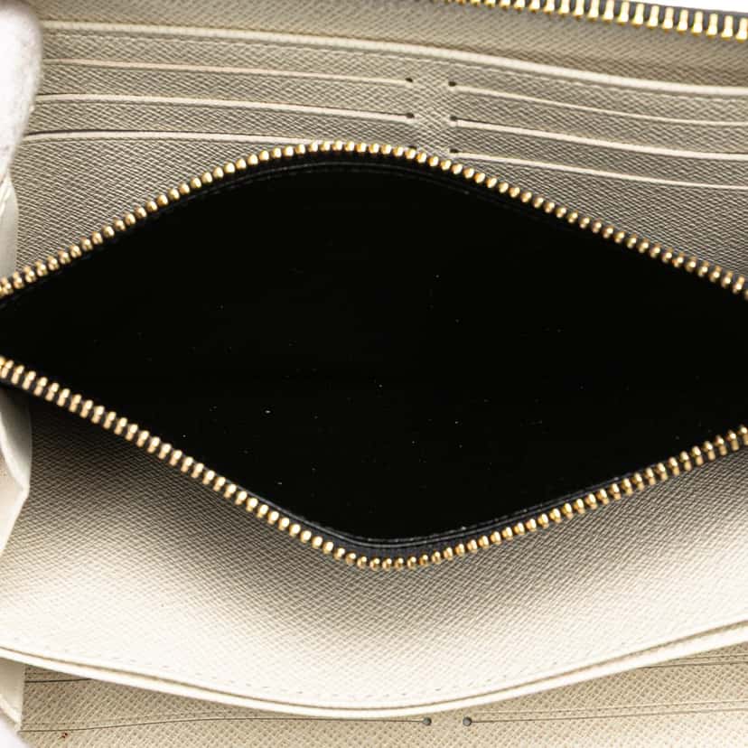 Louis Vuitton Monogram Giant Jungle Zippy Wallet White Canvas Good condition - Model View