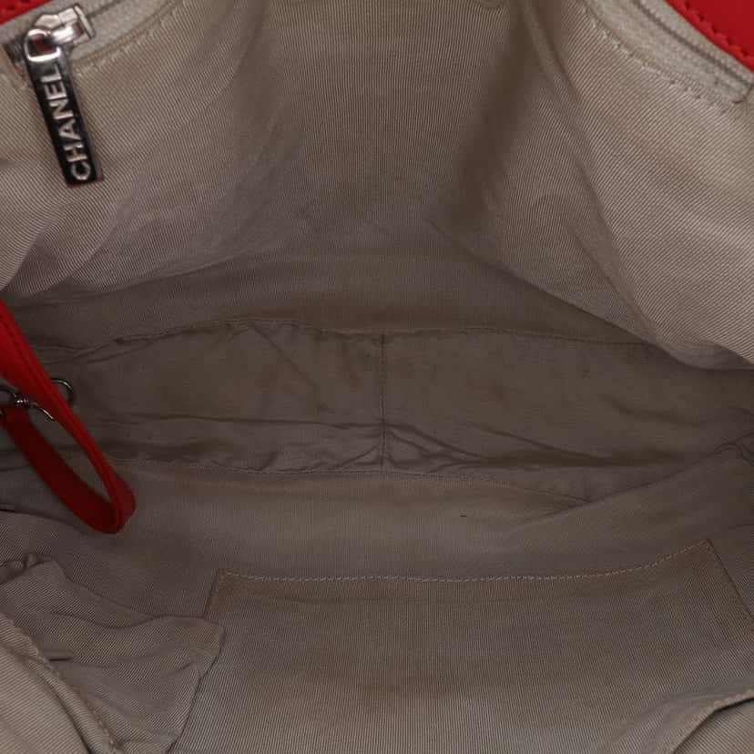 Chanel Maxi Washed Lambskin Chain Around Flap Red Leather Good condition - Model View